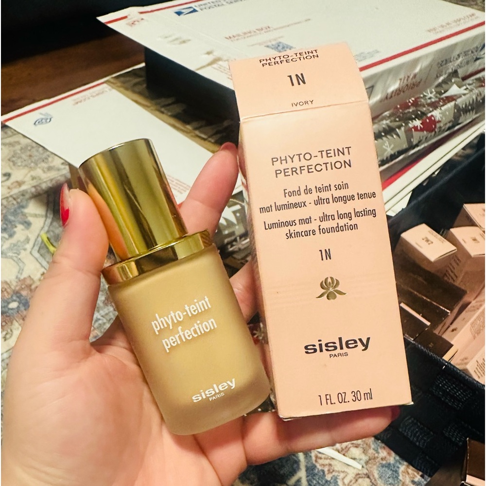 Sisley foundation